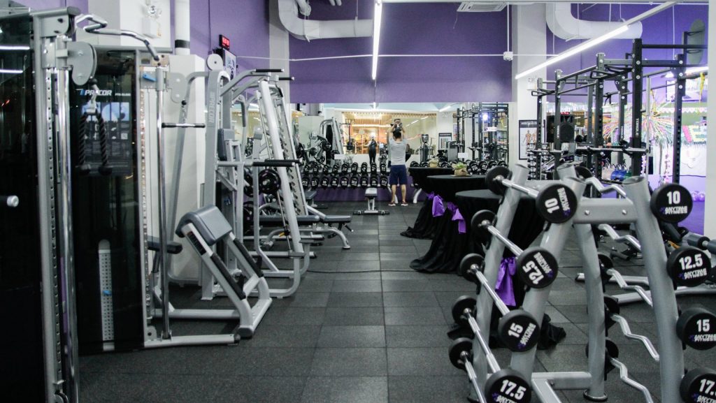 Understanding the Importance of Regular Gym Equipment Cleaning and Choosing the Right Products